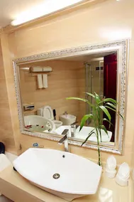 Sanya Hawaii Hotel - Image 4