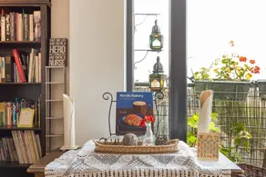 Amazing 2 Bed Apt W/balcony nr Stoke Newington - Image 2