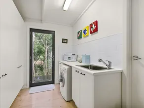 Hidden Escape Free Wifi & Foxtel Surfside PET Friendly - Image 5