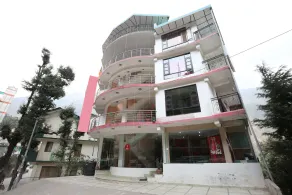 Hotel Rosewood Inn by OYO Rooms - Image 5