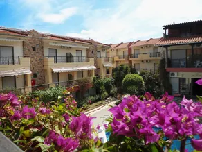 Pelli Hotel - Image 4