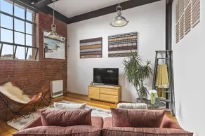 BOUTIQUE STAYS - Loft on Rose - Image 2