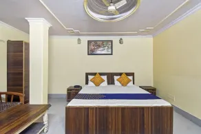 Hotel Sarfaraz Palace by OYO Rooms - Image 5