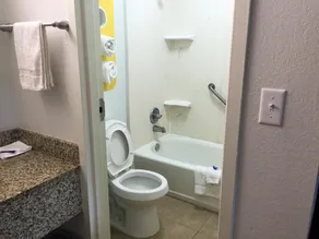 Motel 6 Troy, Al - Image 3