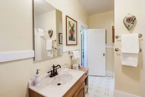 Shady Oaks Country Inn - Image 3