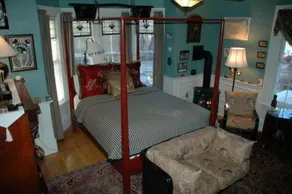 Red Elephant Inn Bed and Breakfast - Image 2