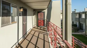 1BR near Fashion Square by WanderJaunt - Image 3