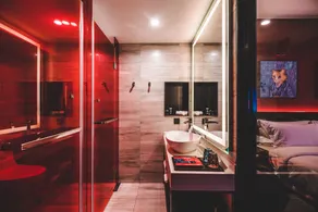 M Hotel - Image 4
