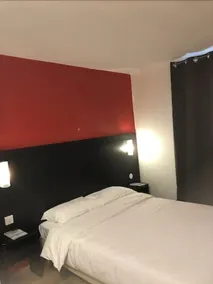 Fast Hotel - Image 4