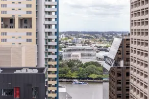Sky River CBD apartment - Image 4