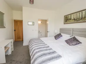 Carr House - Image 4