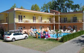 Beachhotel - Image 3