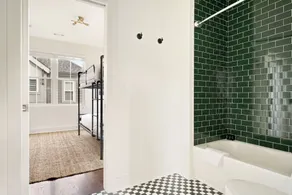 Hart Suite 2 by Avantstay Gorgeous Town House w/ Modern Amenities in Nashville! - Image 4