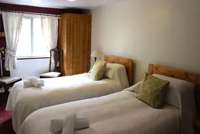 Hawthorns Hotel - Image 2