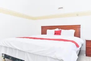 RedDoorz Near Lenmarc Mall Surabaya - Image 4