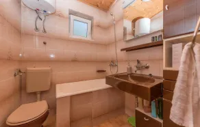 Awesome Apartment in Gornja Brela with Hot Tub, WiFi & 2 Bedrooms - Image 4