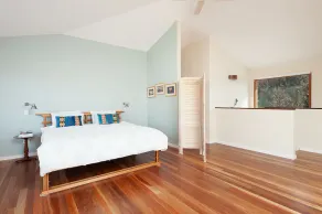 Sunny Family Beach House - Image 3