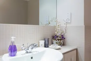 Cosy 1-bed Battersea Riverside Apartment - Image 5