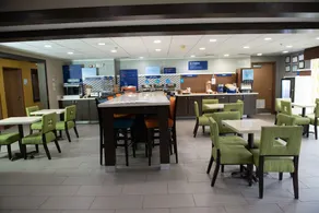 Holiday Inn Express Hotel and Suites Houston Kingwood - Image 2