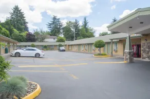 Nordic Inn & Suites - Image 5