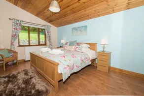 Skylark Lodge With Hot Tub Near Cupar, Fife - Image 5