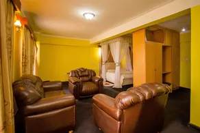New Zonic Hotel - Image 4