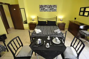 Cerdena Rooms - Bed and Breakfast - Image 5