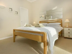 2 Hazeldene - Image 5