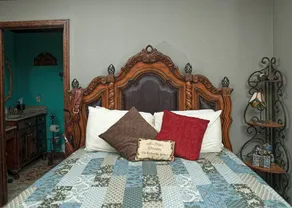 Yellow Rose Inn - Image 3
