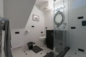 Applewood Suites - Queen West Studio - Image 3