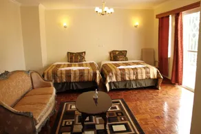 Dolfran Guest House - Image 2