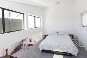 Modern Loft Rooftop Deck Venice Beach Studio Bedroom Apts by RedAwning - Image 3