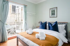 The Brock Street Bolt Hole - Image 3