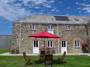 Stunning Holiday Home in Cornwall With Large Garden - Image 4