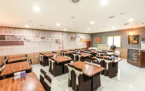 Dean Tourist Hotel - Image 4