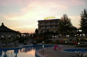 Alexander Hotel - Image 5