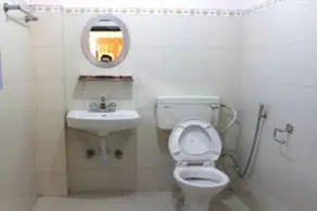 Hotel Alpine Villa - Image 4