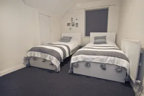 Short Stay Bristol - Druids Hill House - Image 2