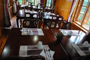 Comfort Inn & Hostel - Image 2