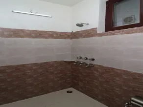 Hotel Star Court by OYO Rooms - Image 3