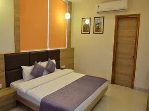 Capital O 5389 Hotel Polo Club - Image 2