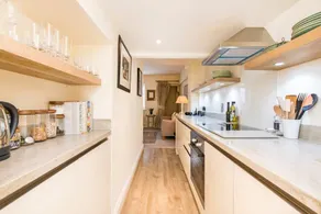 Delightful 2 Bed In Notting Hill Near The Tube - Image 2