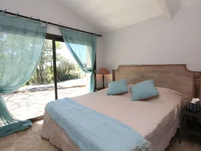 Holiday Home With Exceptional Views of the Luberon - Image 3