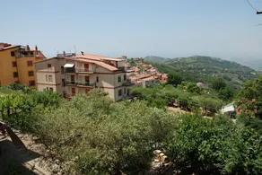 PERELLA HOUSE - Image 4
