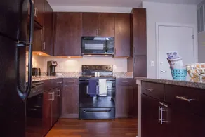 Adorable 1BR in Arts and Music District - Image 2