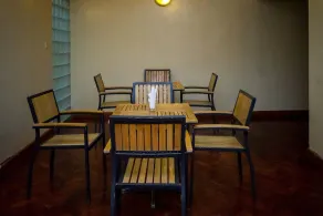 Konar House Lounge - Image 3