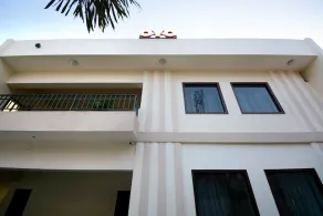 D S Royal Guest House b y OYO Rooms - Image 4