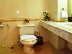 Parkway Inn Hotel - Image 4