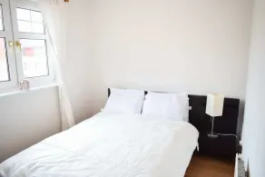 City Centre 2 Bedroom Apartment - Image 2