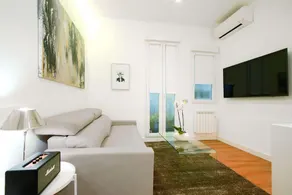 Luz y diseño en Malasaña, Piso céntrico y nuevo - Image 2